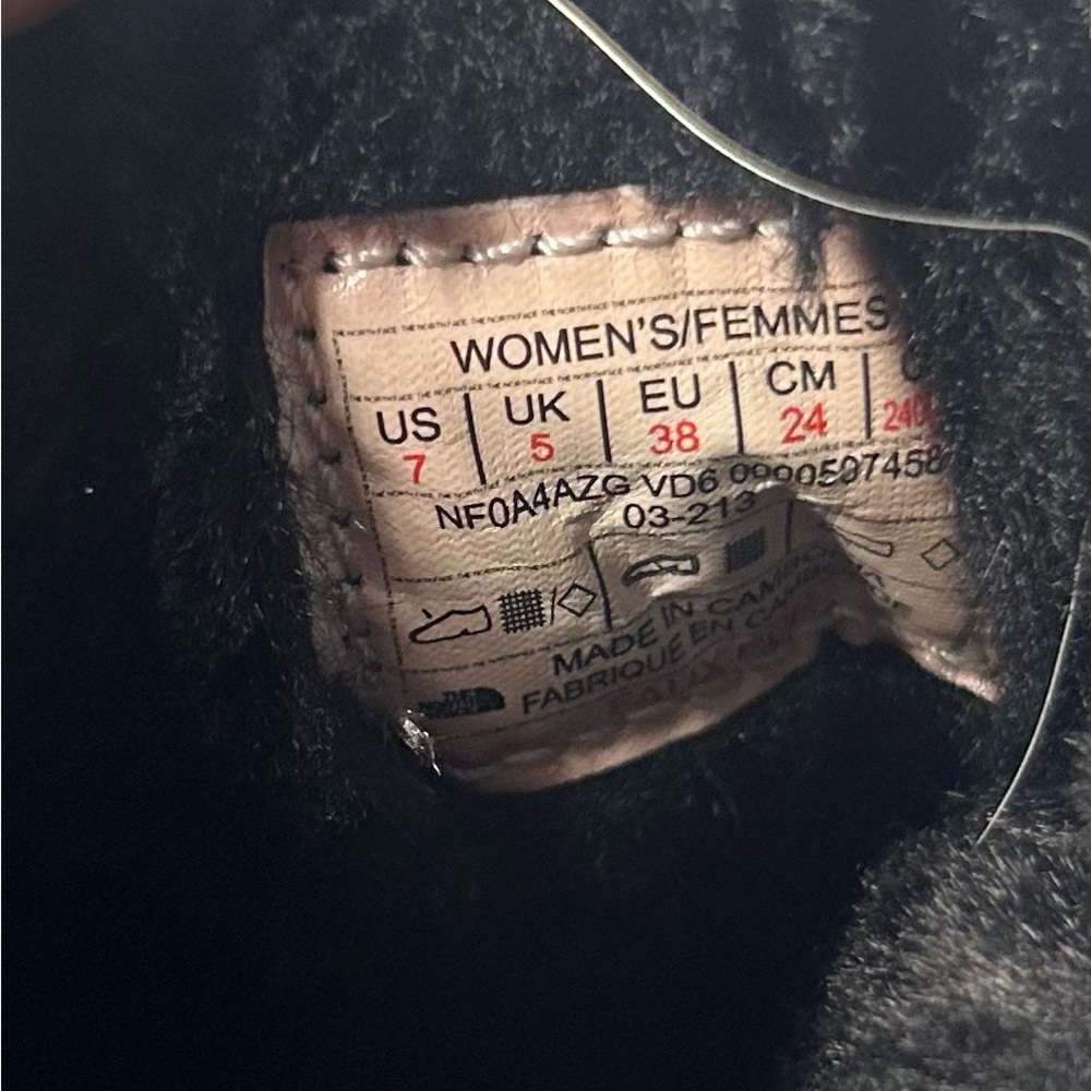 The North Face Thermoball Puffer Boots Womens  7 Excellent Condition Black - Picture 7 of 8